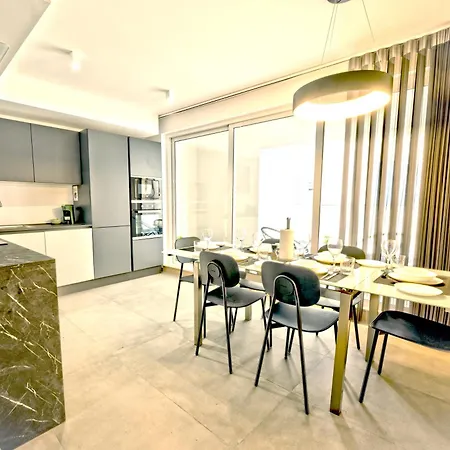 Apartment Rb3 - Centrally Located Luxurious Sliema