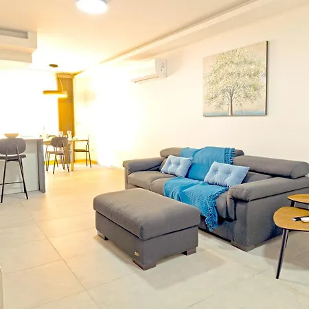 Rb3 - Centrally Located Luxurious Apartment Sliema
