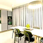 Lägenhet Rb3 - Centrally Located Luxurious