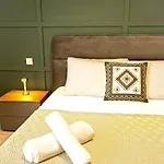 Rb3 - Centrally Located Luxurious