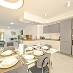 Rb3 - Centrally Located Luxurious * סליאמה