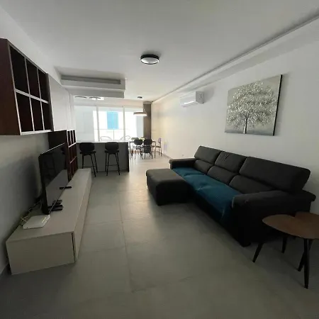 Rb3 - Centrally Located Luxurious Apartment *
