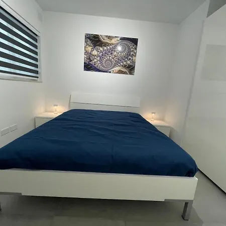 Rb3 - Centrally Located Luxurious Apartment *