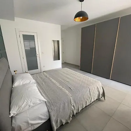Apartment Rb3 - Centrally Located Luxurious Sliema