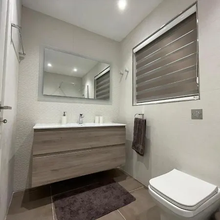 Rb3 - Centrally Located Luxurious *