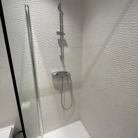 Rb3 - Centrally Located Luxurious Apartment