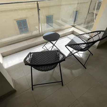 Rb3 - Centrally Located Luxurious Apartment Sliema