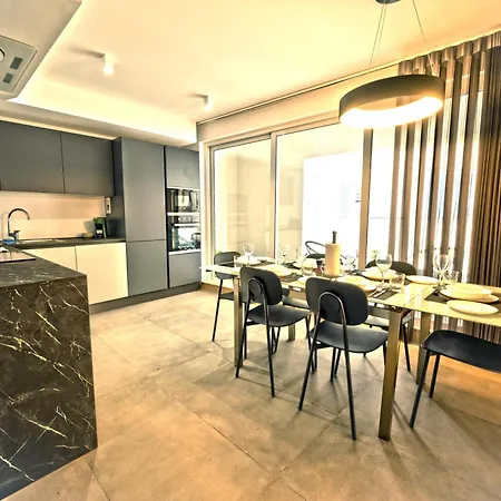 Apartment Rb3 - Centrally Located Luxurious Sliema
