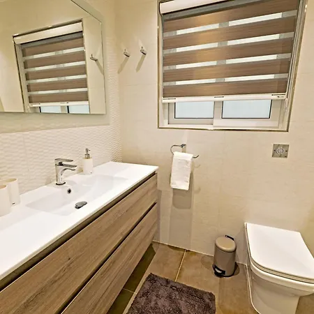 Rb3 - Centrally Located Luxurious Apartment Sliema