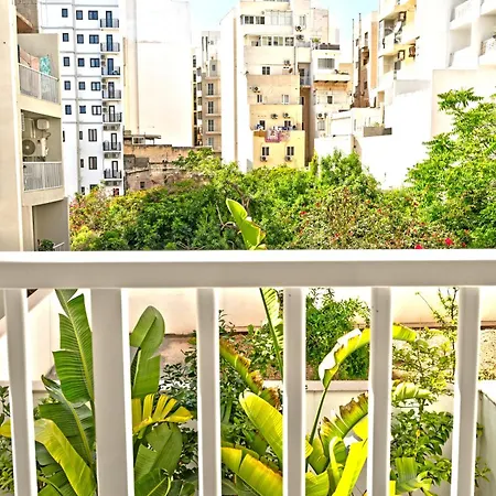 Apartment Rb3 - Centrally Located Luxurious *