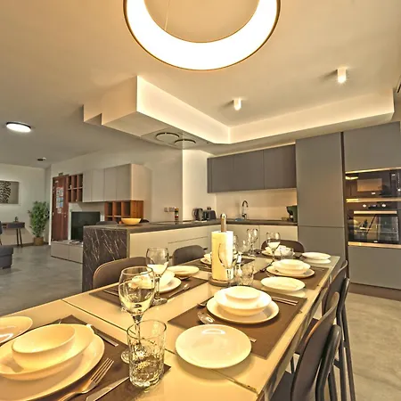 Rb3 - Centrally Located Luxurious Apartment Sliema