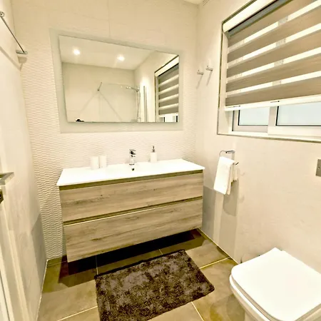 Rb3 - Centrally Located Luxurious Apartment
