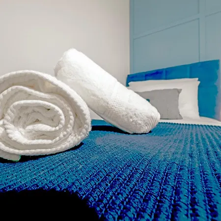 Rb3 - Centrally Located Luxurious *