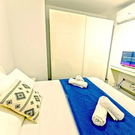 Rb3 - Centrally Located Luxurious Lägenhet *
