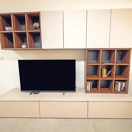 Rb3 - Centrally Located Luxurious