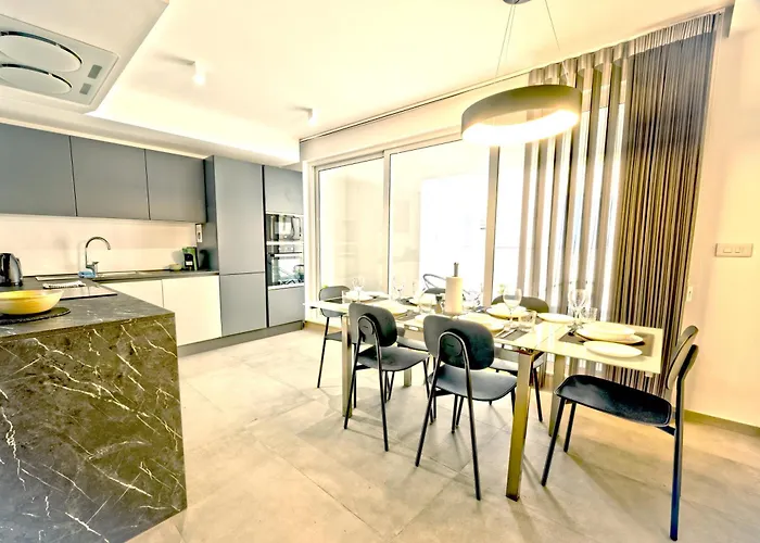 Апартаменты Rb3 - Centrally Located Luxurious Слима