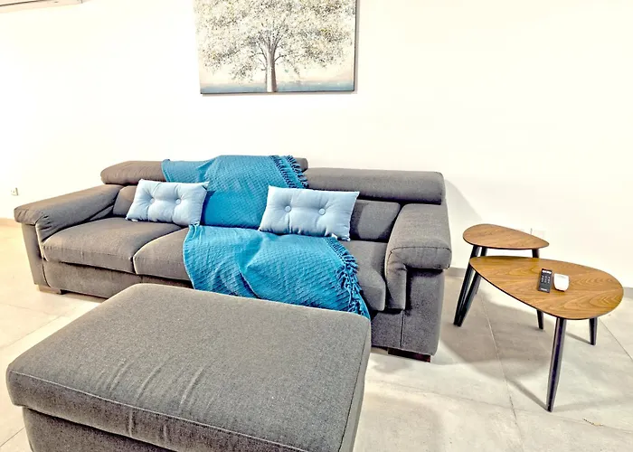 Rb3 - Centrally Located Luxurious Apartament *