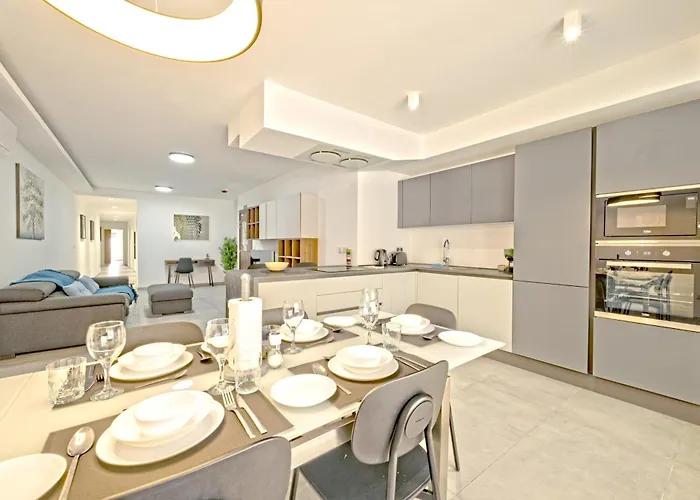 Rb3 - Centrally Located Luxurious * Sliema