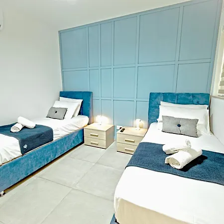 Rb3 - Centrally Located Luxurious Apartamento *